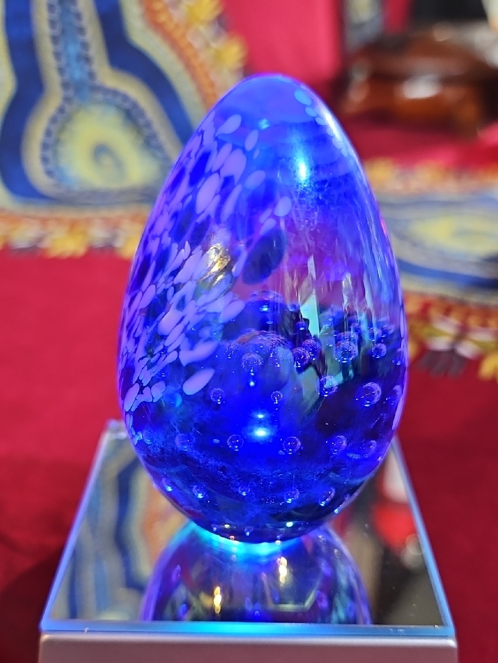 Vintage Signed Studio Art Glass Iridescent "Peacock" Egg Paperweight